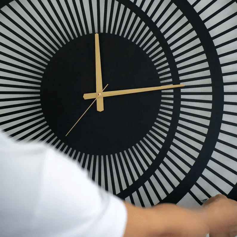 Round circles 3D geometric clock